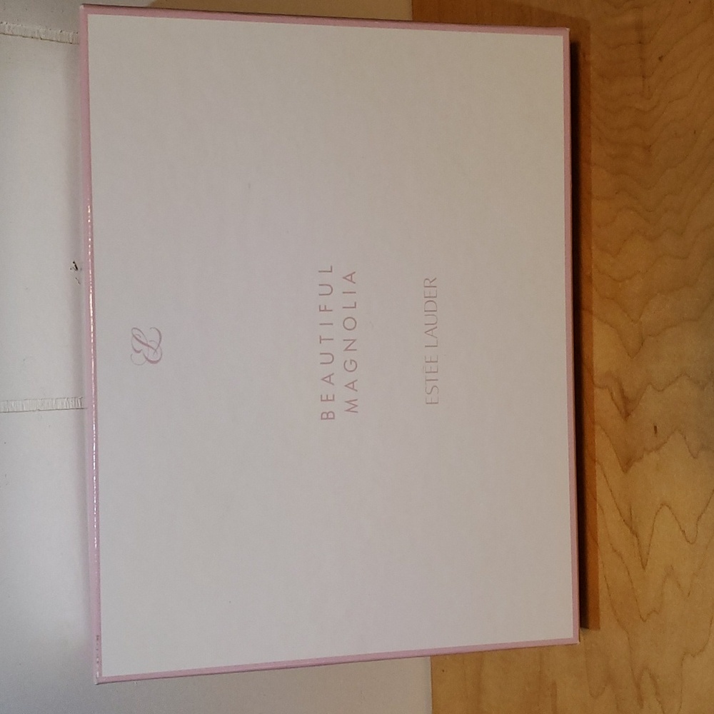 Estee Lauder Beautiful Magnolia